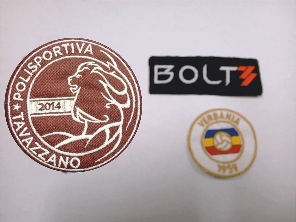 toppe ricamate personalizzate piccole quantità con logo toppe ricamate personalizzate piccole quantità