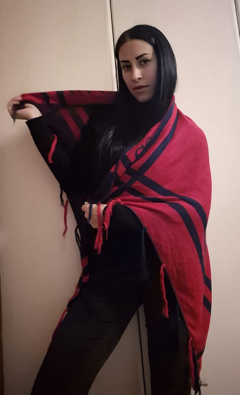 modella con kefiah bologna