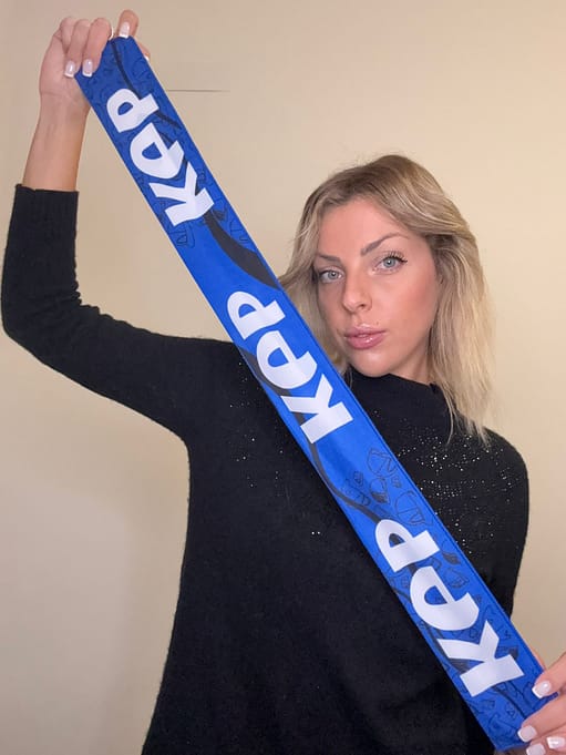Modella con Fascetta da concerto Kep personalizzata Modella con Fascetta da concerto Kep