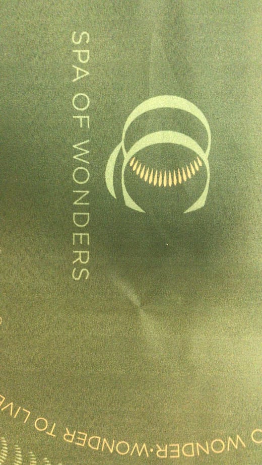particolare FOULARDS per hostess personalizzati spa of wonders particolare FOULARDS per hostess spa of wonders