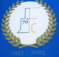 particolare del logo folgore castelraimondo sul cuscino a libro con elastico particolare del logo folgore castelraimondo sul cuscino a libro