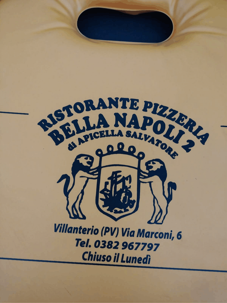 particolare logo bella napoli sul cuscino in pvc diametro cm 29 Villanterio particolare logo bella napoli sul cuscino in pvc