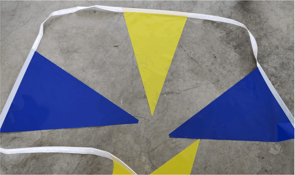 bandierine triangolari giallo blu bandierine triangolari giallo blu