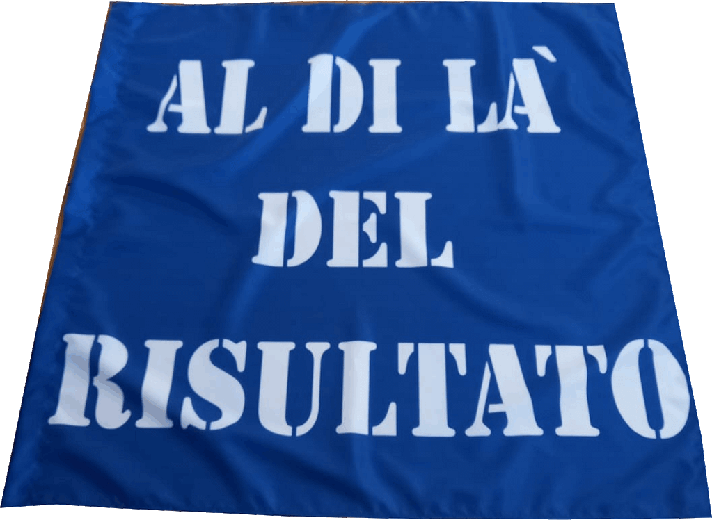 bandiera a due aste al di la' del risultato bandiera a due aste al di la' del risultato