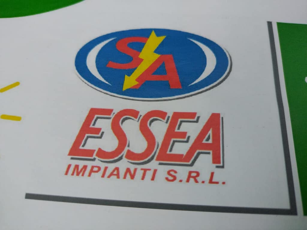 particolare bandierina essea particolare bandierina essea