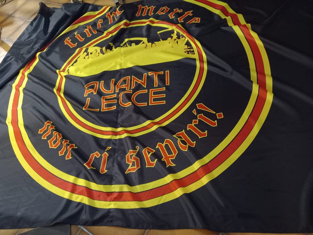 bandierone avanti lecce bandierone avanti lecce