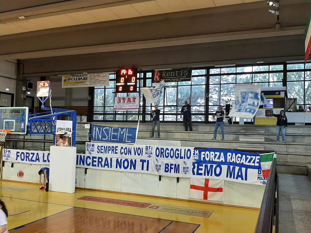 striscioni da stadio BFM Milano personalizzati striscioni da stadio BFM Milano