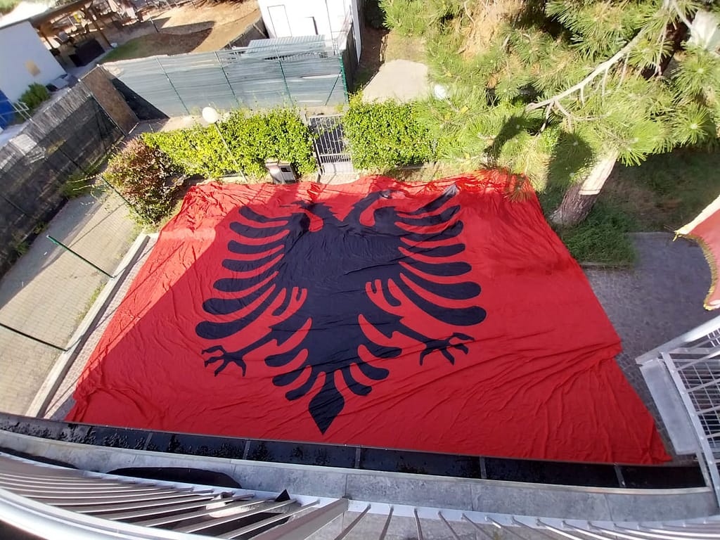 bandiera albania laterale bandiera albania laterale