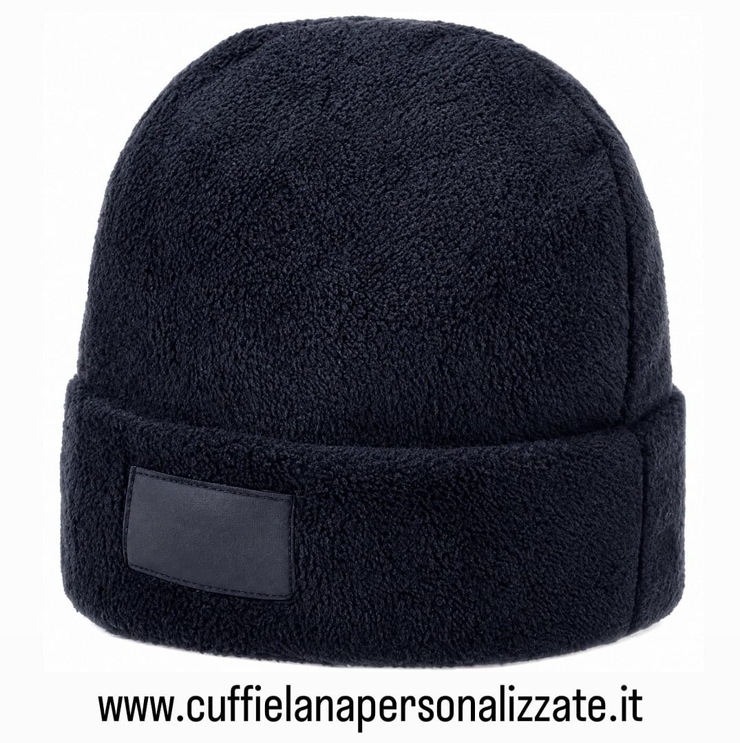 BERRETTI IN PILE PERSONALIZZATI targhetta colore nero BERRETTI IN PILE PERSONALIZZATI targhetta nero