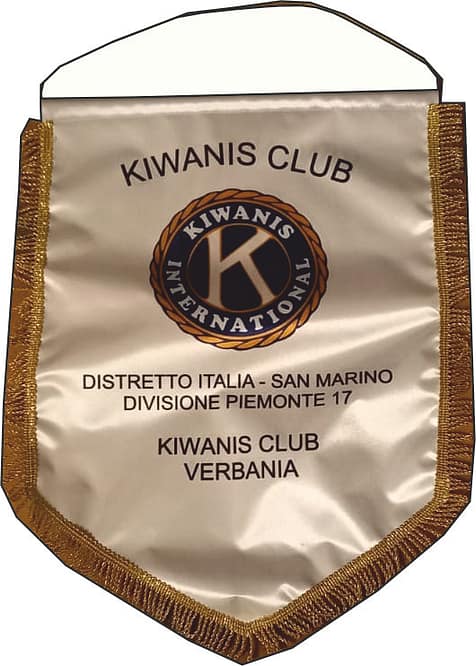 gagliardetto standard grande Kiwanis Verbania. personalizzato gagliardetto standard grande Kiwanis Verbania.