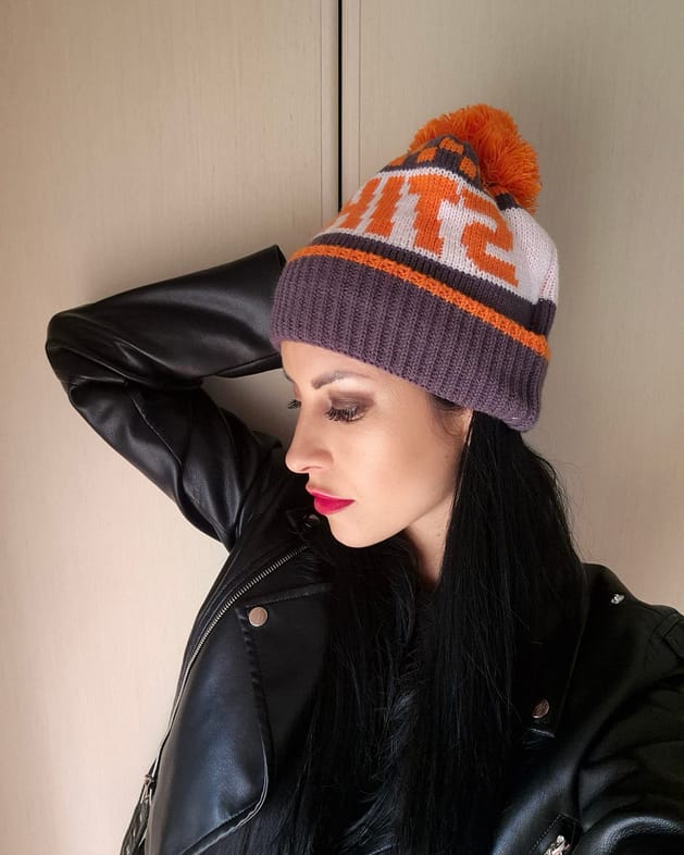 Modella con berretto vintage Sthil