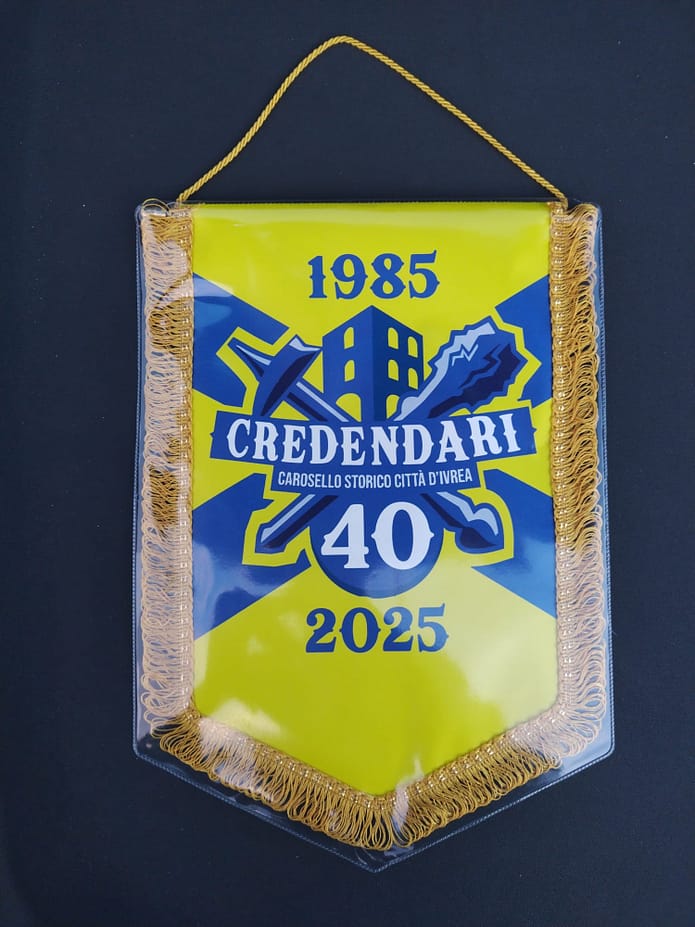 gagliardetto araldico gold Aranceri Cedendari 40 anni gagliardetto araldico gold Aranceri Cedendari