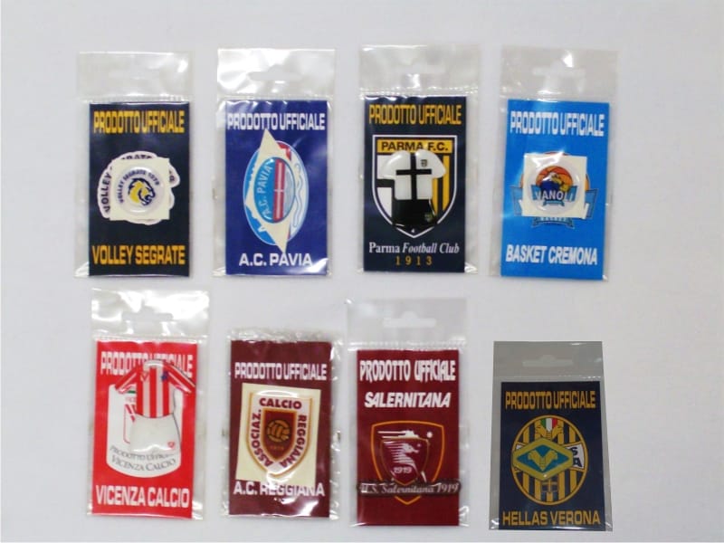 merchandising sportivo personalizzato spille resinate merchandising sportivo personalizzato spille