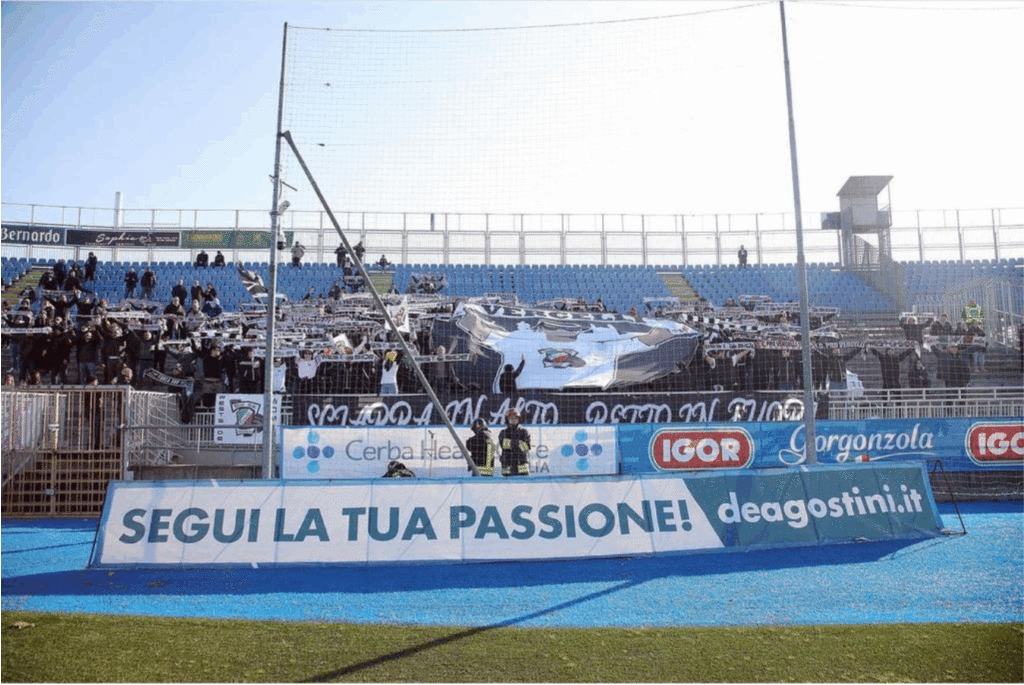 bandierone pro vercelli a Novara bandierone pro vercelli a Novara